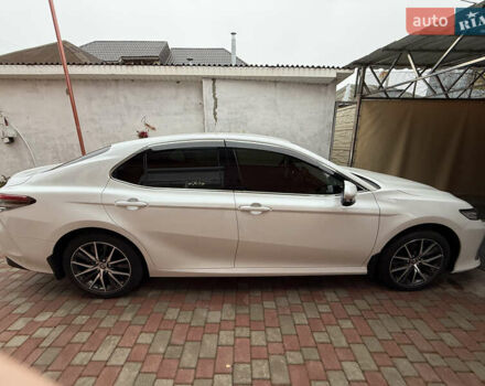 Белый Тойота Камри, объемом двигателя 2.49 л и пробегом 22 тыс. км за 41000 $, фото 3 на Automoto.ua