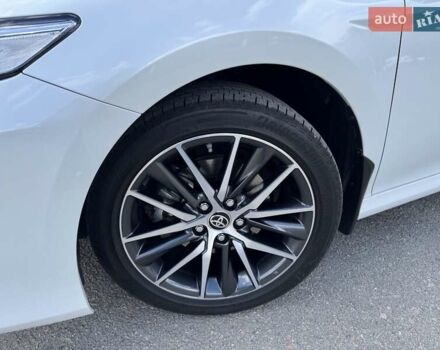 Белый Тойота Камри, объемом двигателя 2.49 л и пробегом 19 тыс. км за 41000 $, фото 6 на Automoto.ua