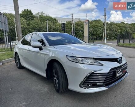 Белый Тойота Камри, объемом двигателя 2.49 л и пробегом 19 тыс. км за 41000 $, фото 1 на Automoto.ua