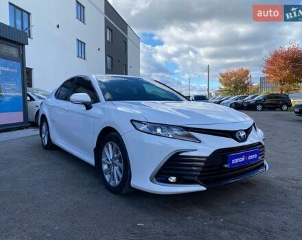 Белый Тойота Камри, объемом двигателя 2.49 л и пробегом 60 тыс. км за 35400 $, фото 2 на Automoto.ua
