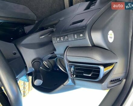 Белый Тойота Камри, объемом двигателя 2.49 л и пробегом 60 тыс. км за 35400 $, фото 9 на Automoto.ua