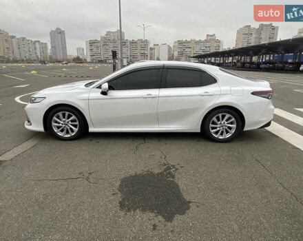 Белый Тойота Камри, объемом двигателя 2.49 л и пробегом 29 тыс. км за 31500 $, фото 1 на Automoto.ua