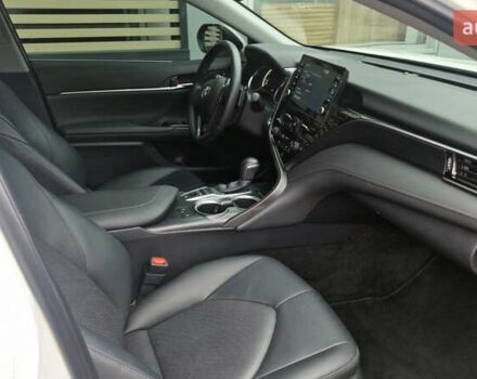 Білий Тойота Камрі, об'ємом двигуна 2.49 л та пробігом 30 тис. км за 34449 $, фото 5 на Automoto.ua