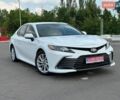 Білий Тойота Камрі, об'ємом двигуна 2.5 л та пробігом 117 тис. км за 20000 $, фото 1 на Automoto.ua