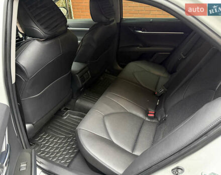 Белый Тойота Камри, объемом двигателя 2.49 л и пробегом 22 тыс. км за 41000 $, фото 10 на Automoto.ua