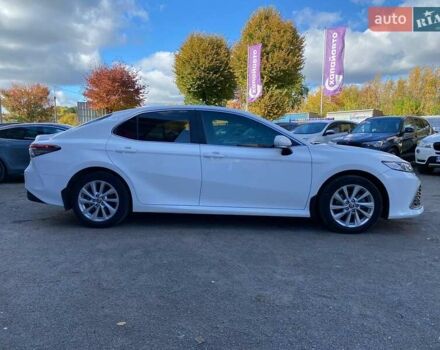 Белый Тойота Камри, объемом двигателя 2.49 л и пробегом 60 тыс. км за 35400 $, фото 3 на Automoto.ua