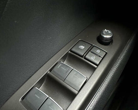 Білий Тойота Камрі, об'ємом двигуна 2.49 л та пробігом 24 тис. км за 33999 $, фото 37 на Automoto.ua