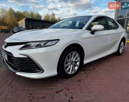 Білий Тойота Камрі, об'ємом двигуна 2.49 л та пробігом 6 тис. км за 31500 $, фото 2 на Automoto.ua