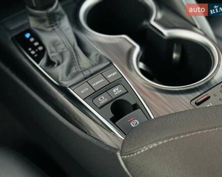 Білий Тойота Камрі, об'ємом двигуна 2.49 л та пробігом 54 тис. км за 38516 $, фото 17 на Automoto.ua