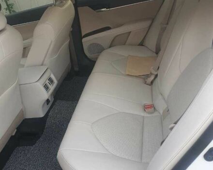 Белый Тойота Камри, объемом двигателя 2.5 л и пробегом 22 тыс. км за 27600 $, фото 4 на Automoto.ua