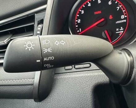 Білий Тойота Камрі, об'ємом двигуна 2.49 л та пробігом 24 тис. км за 33999 $, фото 39 на Automoto.ua