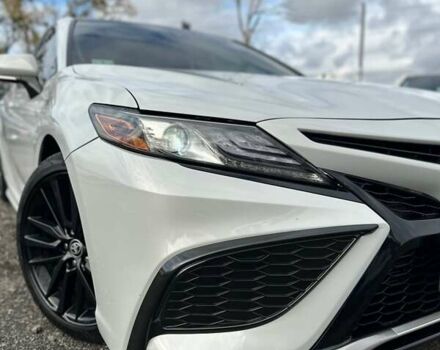 Білий Тойота Камрі, об'ємом двигуна 2.49 л та пробігом 24 тис. км за 33999 $, фото 2 на Automoto.ua