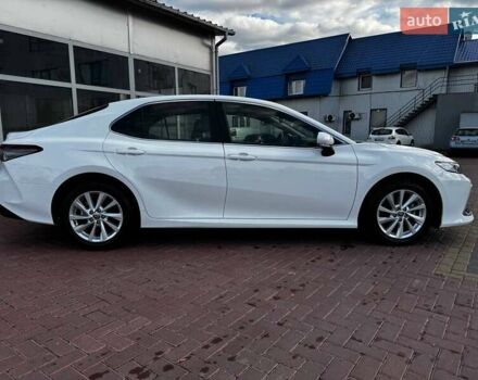 Білий Тойота Камрі, об'ємом двигуна 2.49 л та пробігом 6 тис. км за 31500 $, фото 3 на Automoto.ua