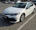 Белый Тойота Камри, объемом двигателя 2.49 л и пробегом 77 тыс. км за 28000 $, фото 1 на Automoto.ua