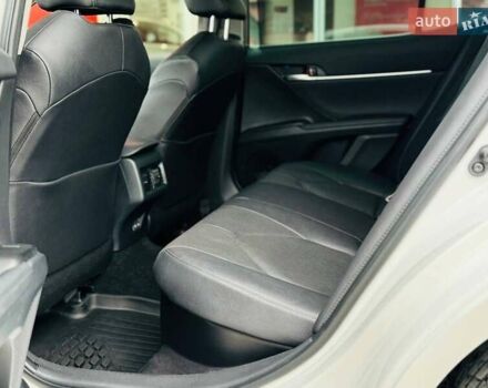 Білий Тойота Камрі, об'ємом двигуна 2.49 л та пробігом 54 тис. км за 38516 $, фото 10 на Automoto.ua