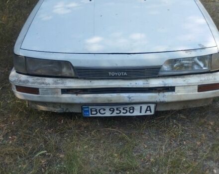 Белый Тойота Камри, объемом двигателя 2 л и пробегом 234 тыс. км за 357 $, фото 1 на Automoto.ua