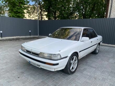 Тойота Камрі 1990 у Новомосковске на Automoto.ua Білий Тойота Камрі, об'ємом двигуна 1.7 л та пробігом 260 тис. км за 1050 $, фото 1 на Automoto.ua