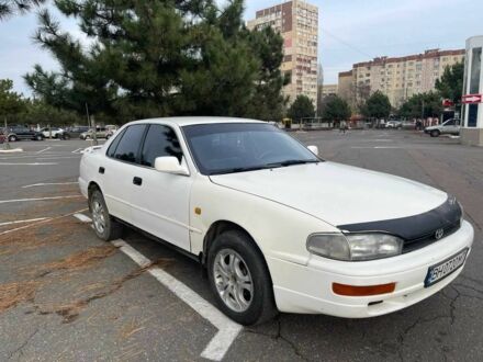 Білий Тойота Камрі, об'ємом двигуна 2.2 л та пробігом 550 тис. км за 2200 $, фото 1 на Automoto.ua