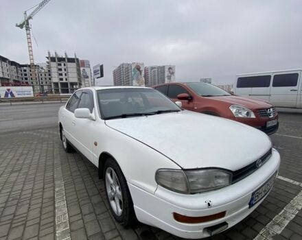Белый Тойота Камри, объемом двигателя 2.2 л и пробегом 500 тыс. км за 2200 $, фото 1 на Automoto.ua