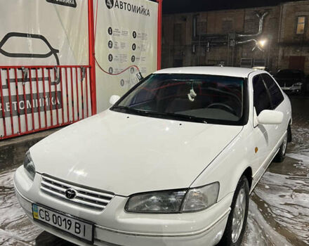 Белый Тойота Камри, объемом двигателя 2.2 л и пробегом 286 тыс. км за 3300 $, фото 1 на Automoto.ua