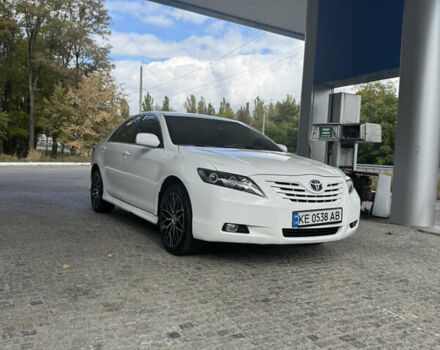 Білий Тойота Камрі, об'ємом двигуна 2.4 л та пробігом 288 тис. км за 7400 $, фото 1 на Automoto.ua