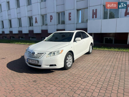 Белый Тойота Камри, объемом двигателя 2.36 л и пробегом 335 тыс. км за 7900 $, фото 1 на Automoto.ua