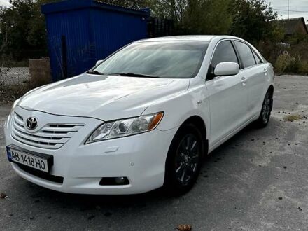 Тойота Камри 2008 в Казатине на Automoto.ua Белый Тойота Камри, объемом двигателя 3.5 л и пробегом 250 тыс. км за 12000 $, фото 1 на Automoto.ua