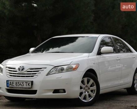 Белый Тойота Камри, объемом двигателя 3.46 л и пробегом 281 тыс. км за 9800 $, фото 1 на Automoto.ua