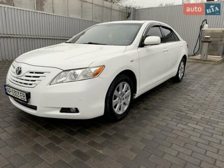 Білий Тойота Камрі, об'ємом двигуна 2.4 л та пробігом 213 тис. км за 10300 $, фото 1 на Automoto.ua
