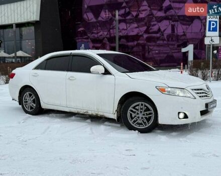 Білий Тойота Камрі, об'ємом двигуна 3.46 л та пробігом 283 тис. км за 12490 $, фото 1 на Automoto.ua