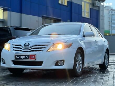 Тойота Камри 2010 в Одессе на Automoto.ua Белый Тойота Камри, объемом двигателя 2.5 л и пробегом 310 тыс. км за 10290 $, фото 1 на Automoto.ua
