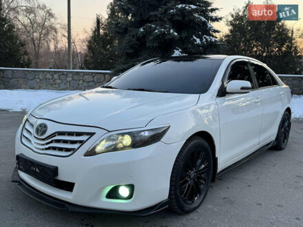 Тойота Камрі 2010 у Запоріжжя на Automoto.ua Білий Тойота Камрі, об'ємом двигуна 3.5 л та пробігом 190 тис. км за 8800 $, фото 1 на Automoto.ua