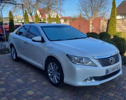 Белый Тойота Камри, объемом двигателя 2.5 л и пробегом 287 тыс. км за 11750 $, фото 1 на Automoto.ua