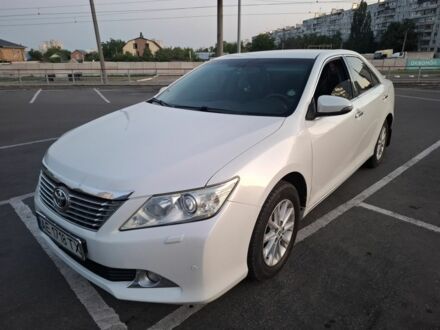 Тойота Камри 2011 в Купянске на Automoto.ua Белый Тойота Камри, объемом двигателя 2.5 л и пробегом 255 тыс. км за 12000 $, фото 1 на Automoto.ua