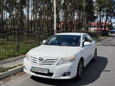 Тойота Камрі 2011 у Києві на Automoto.ua Білий Тойота Камрі, об'ємом двигуна 2.36 л та пробігом 260 тис. км за 9999 $, фото 1 на Automoto.ua