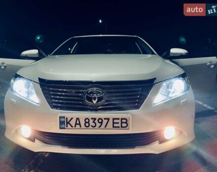 Білий Тойота Камрі, об'ємом двигуна 2.5 л та пробігом 223 тис. км за 11499 $, фото 1 на Automoto.ua
