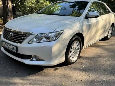 Тойота Камри 2011 в Запорожье на Automoto.ua Белый Тойота Камри, объемом двигателя 2.5 л и пробегом 117 тыс. км за 15499 $, фото 1 на Automoto.ua