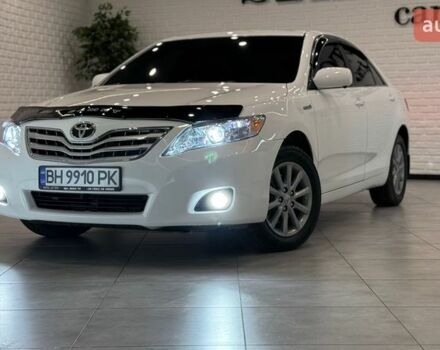 Белый Тойота Камри, объемом двигателя 2.36 л и пробегом 272 тыс. км за 10999 $, фото 1 на Automoto.ua