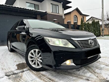 Белый Тойота Камри, объемом двигателя 2.4 л и пробегом 195 тыс. км за 13850 $, фото 1 на Automoto.ua