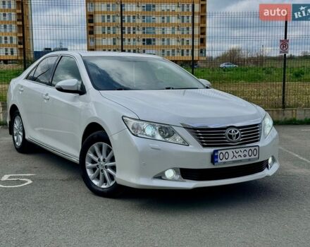 Белый Тойота Камри, объемом двигателя 2.49 л и пробегом 185 тыс. км за 13500 $, фото 1 на Automoto.ua
