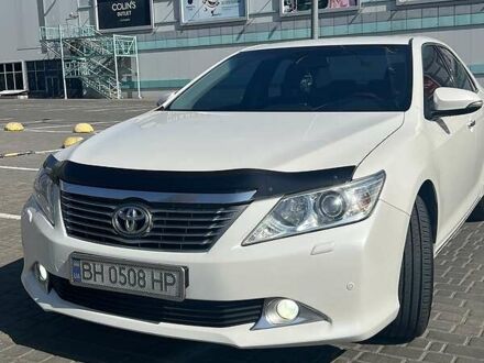 Тойота Камрі 2011 у Одесі на Automoto.ua Білий Тойота Камрі, об'ємом двигуна 2.5 л та пробігом 180 тис. км за 15400 $, фото 1 на Automoto.ua