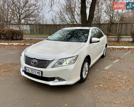 Белый Тойота Камри, объемом двигателя 2.49 л и пробегом 280 тыс. км за 9800 $, фото 1 на Automoto.ua
