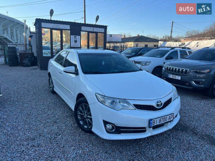 Белый Тойота Камри, объемом двигателя 2.5 л и пробегом 170 тыс. км за 11200 $, фото 1 на Automoto.ua