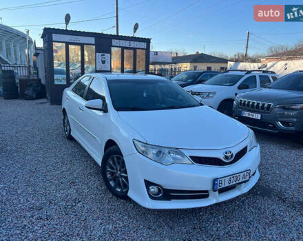 Білий Тойота Камрі, об'ємом двигуна 2.5 л та пробігом 170 тис. км за 11200 $, фото 1 на Automoto.ua