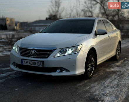 Белый Тойота Камри, объемом двигателя 2.5 л и пробегом 265 тыс. км за 12400 $, фото 1 на Automoto.ua