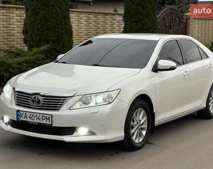 Білий Тойота Камрі, об'ємом двигуна 2.49 л та пробігом 236 тис. км за 12500 $, фото 1 на Automoto.ua