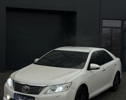 Білий Тойота Камрі, об'ємом двигуна 2.5 л та пробігом 190 тис. км за 13500 $, фото 1 на Automoto.ua