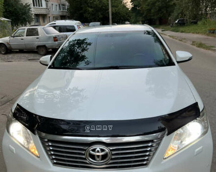 Белый Тойота Камри, объемом двигателя 2.49 л и пробегом 273 тыс. км за 12999 $, фото 1 на Automoto.ua