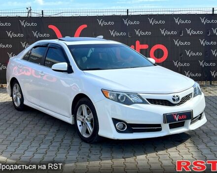 Белый Тойота Камри, объемом двигателя 2.5 л и пробегом 115 тыс. км за 9999 $, фото 1 на Automoto.ua