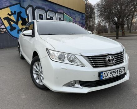 Белый Тойота Камри, объемом двигателя 1.6 л и пробегом 233 тыс. км за 14500 $, фото 1 на Automoto.ua